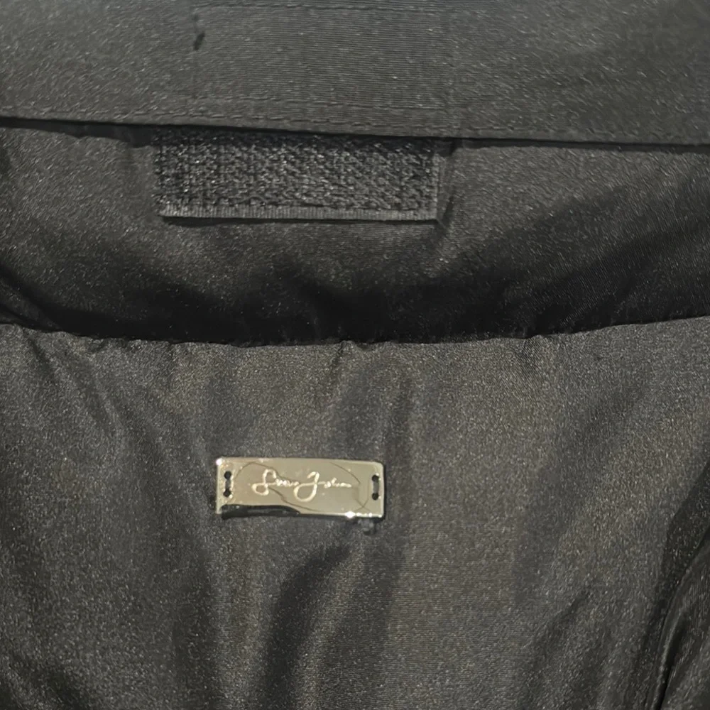 Sean John Black Quilted Vest for Winter